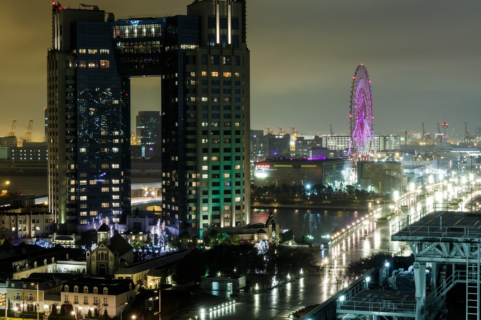 はやく彼に会いに東京に行きたい・・・！ Photo By ぱくたそ