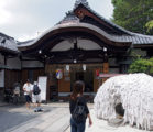 京都人の一押しパワースポットは安井金比羅宮の縁切り縁結び碑